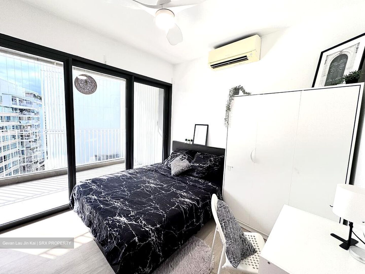 The Lakefront Residences (D22), Condominium #582217001